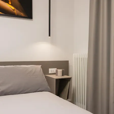 Luxury Station Guest house *