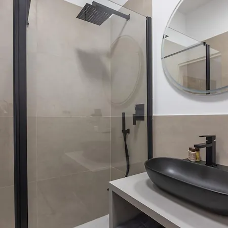 Luxury Station Guest house